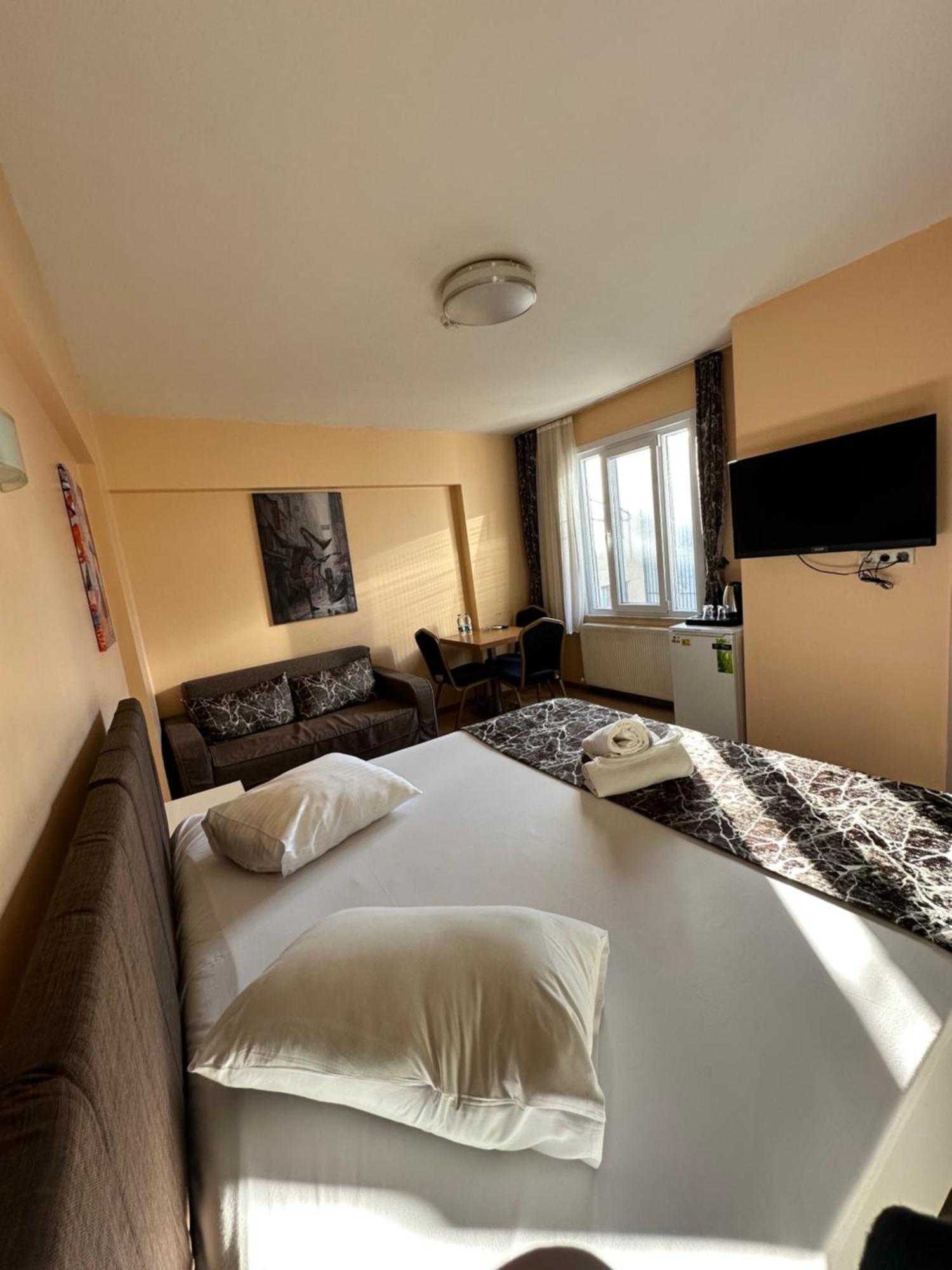Beyaz Koesk Hotel Istanboel Buitenkant foto