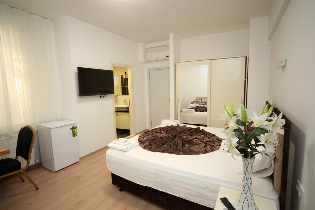 Beyaz Koesk Hotel Istanboel Buitenkant foto